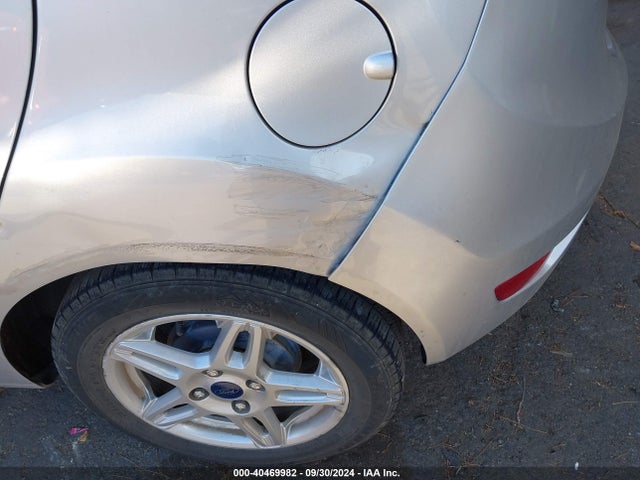 Ford FIESTA SE 2018 3FADP4EJ0JM133786 Image 19