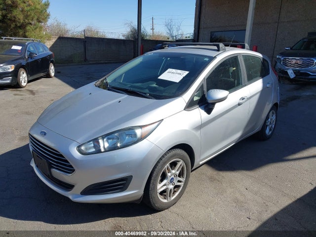 Ford FIESTA SE 2018 3FADP4EJ0JM133786 Image 2