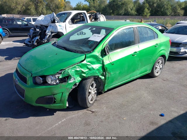 Chevrolet Sonic Lt Auto 2015 1G1JC5SH0F4217831 Image 2