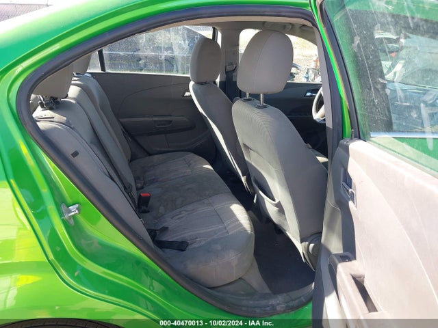 Chevrolet Sonic Lt Auto 2015 1G1JC5SH0F4217831 Image 8