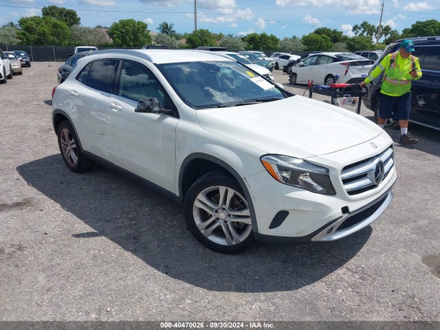 Mercedes-Benz GLA 250 2015 WDCTG4EB0FJ157180 Image 1