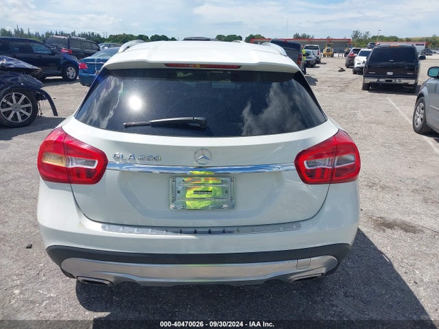 WDCTG4EB0FJ157180 Mercedes-Benz GLA 250
