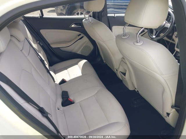 WDCTG4EB0FJ157180 Mercedes-Benz GLA 250