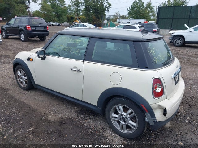 2012 MINI COOPER WMWSU3C51CT541967 Photo 2