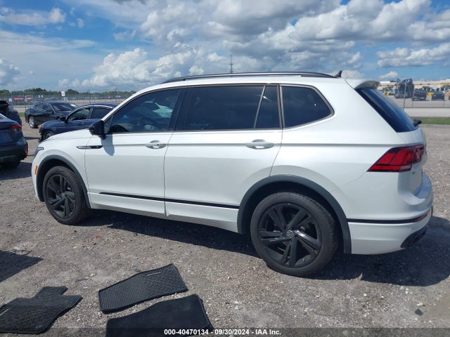 3VVCB7AX6PM116615 Volkswagen Tiguan 2.0t Se R-line Black
