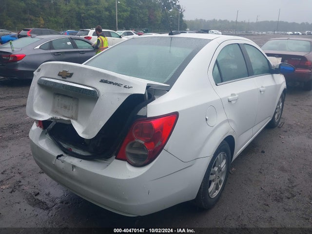 Chevrolet Sonic Lt Auto 2015 1G1JC5SH8F4179037 Image 4