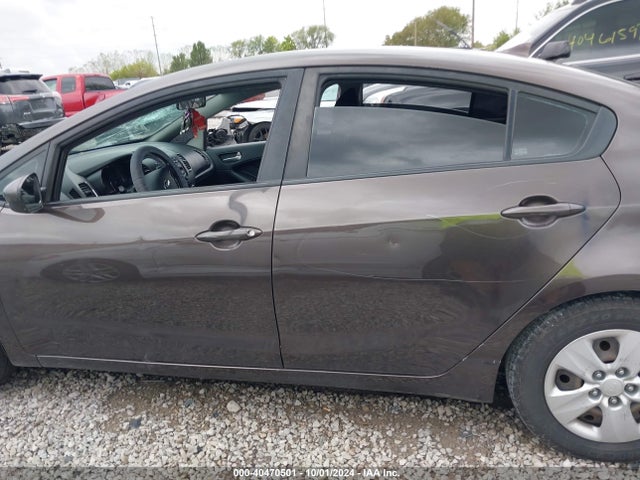 KIA FORTE LX 2017 3KPFK4A73HE136536 Image 14