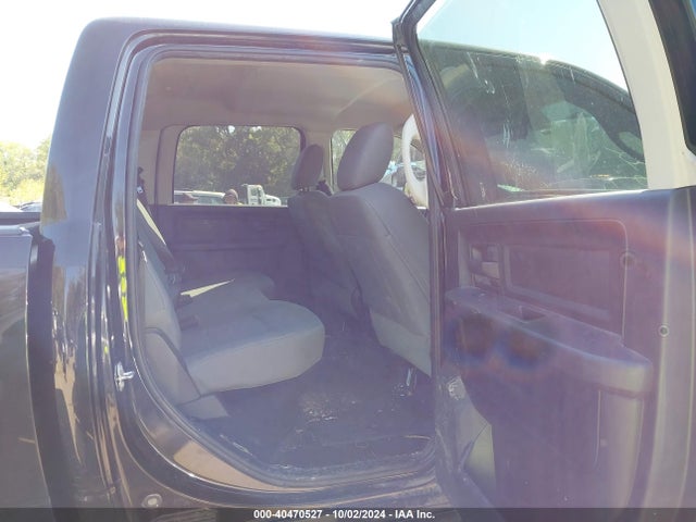 3C6UR5CL0HG658197 RAM 2500 Tradesman  4x4 6'4 Box