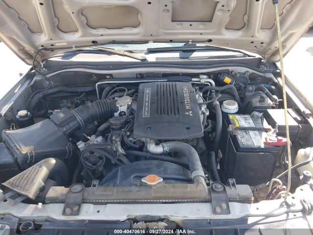 2000 MITSUBISHI MONTERO SPORT JA4LS31H6YP813997 Photo 9