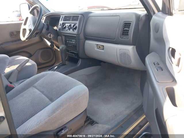 2000 MITSUBISHI MONTERO SPORT JA4LS31H6YP813997 Photo 4