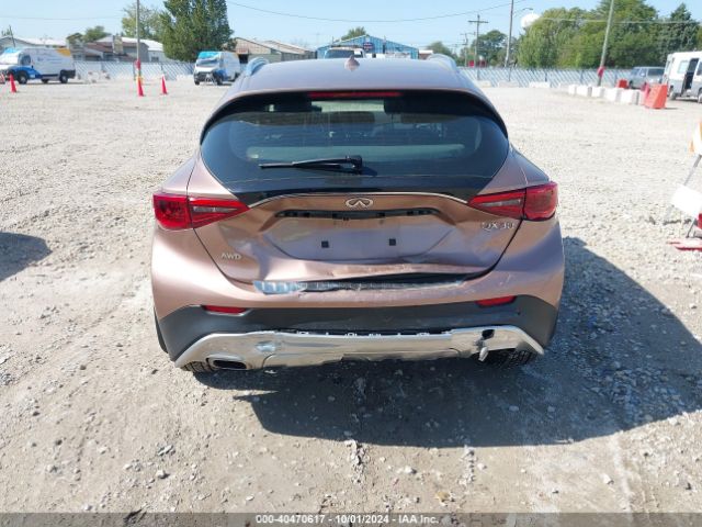 SJKCH5CR0HA032897 Infiniti Qx30 Premium