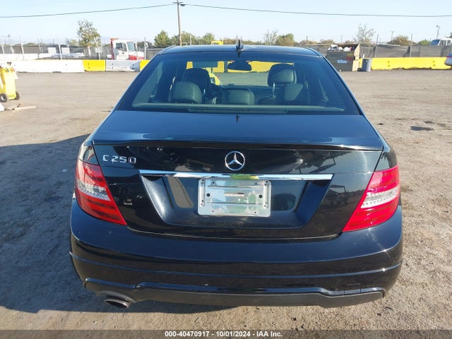 WDDGF4HB8EA960555 Mercedes-Benz C 250 Luxury/sport