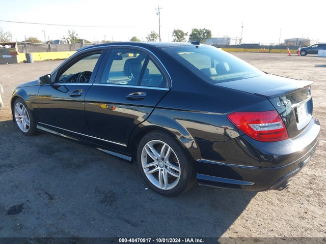 WDDGF4HB8EA960555 Mercedes-Benz C 250 Luxury/sport