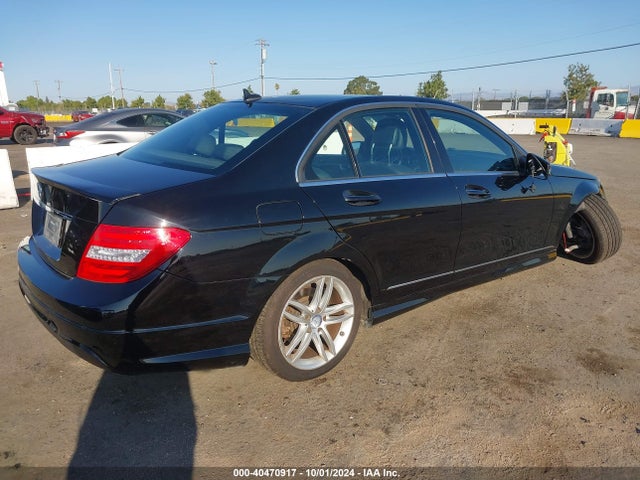 WDDGF4HB8EA960555 Mercedes-Benz C 250 Luxury/sport