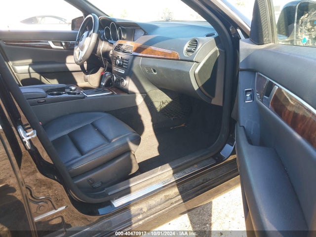 WDDGF4HB8EA960555 Mercedes-Benz C 250 Luxury/sport