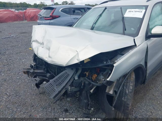 WVGBV7AX9FW610088 Volkswagen TIGUAN S