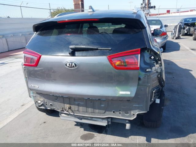 KNDCB3LC8J5156922 KIA NIRO LX