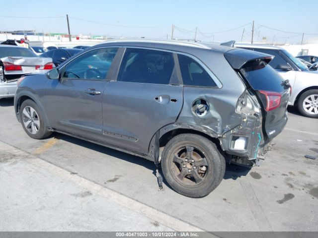 KNDCB3LC8J5156922 KIA NIRO LX