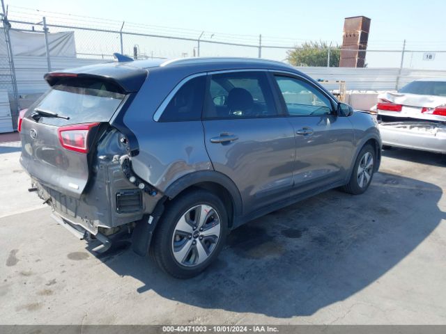 KNDCB3LC8J5156922 KIA NIRO LX