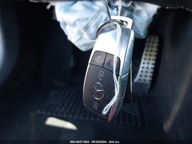 WDDWK8DB1KF773581 Mercedes-Benz C 300