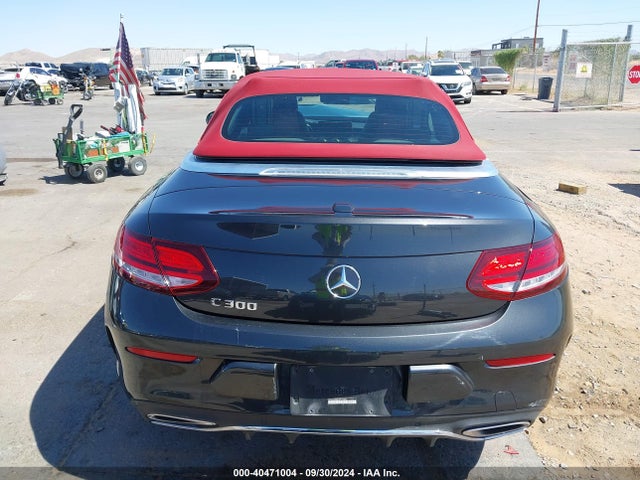 WDDWK8DB1KF773581 Mercedes-Benz C 300