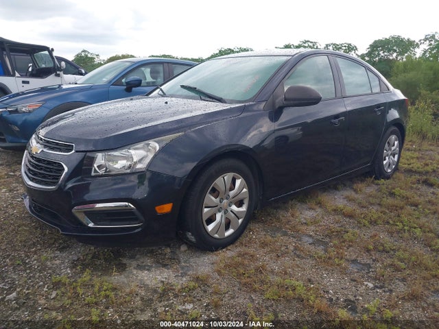 Chevrolet Cruze Ls Auto 2015 1G1PA5SH0F7226964 Image 2