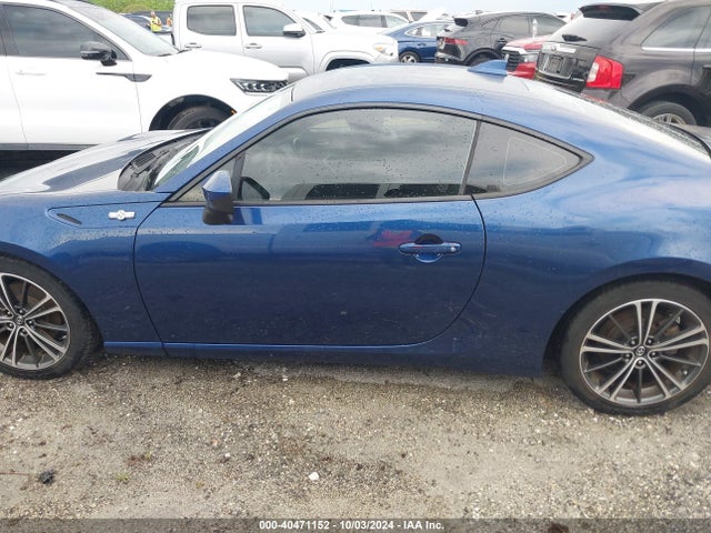 JF1ZNAA11F9700724 Scion FR-S