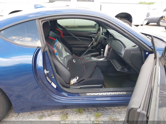 JF1ZNAA11F9700724 Scion FR-S