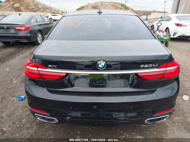 BMW 750i Xdrive 2016 WBA7F2C58GG415825 Image 16