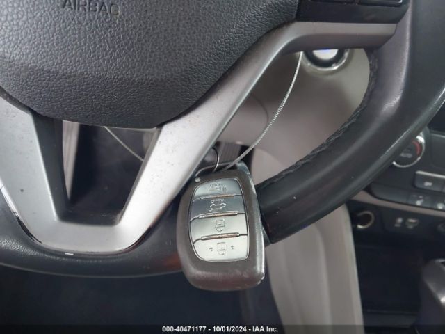 KM8J3CA2XHU565093 Hyundai Tucson Value