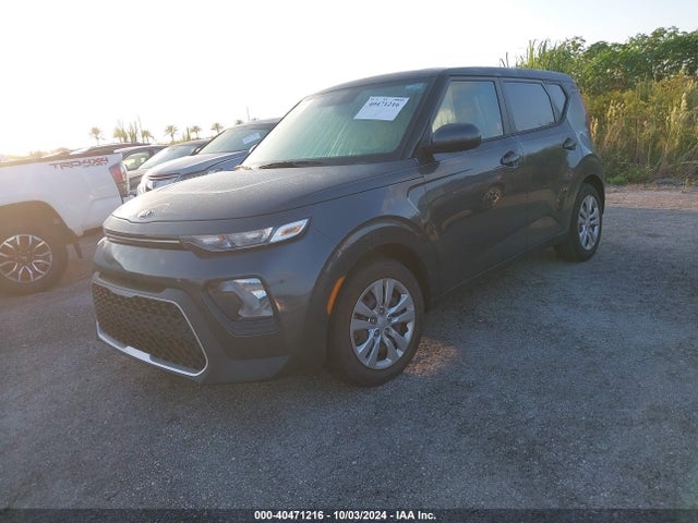 KIA SOUL LX 2020 KNDJ23AUXL7722427 Image 2