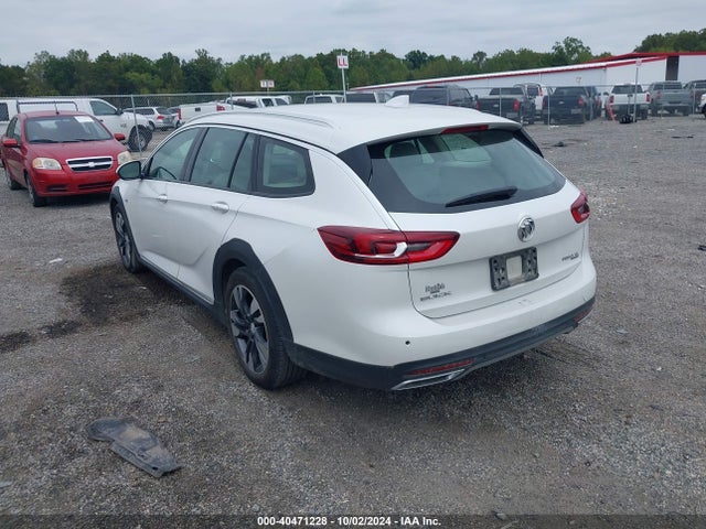 W04GV8SX5J1135280 Buick Regal Tourx Essence