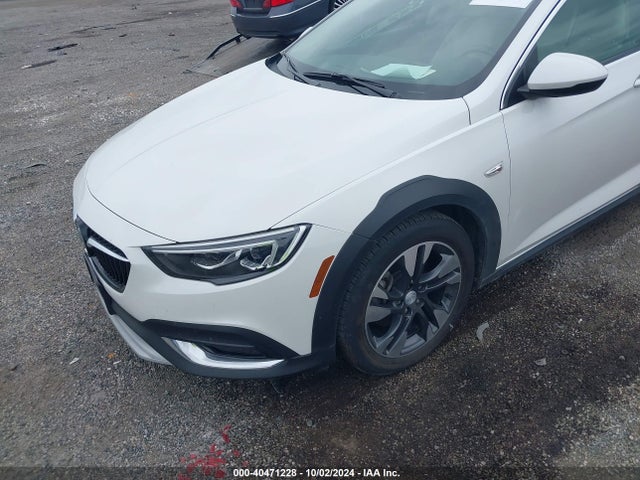 W04GV8SX5J1135280 Buick Regal Tourx Essence