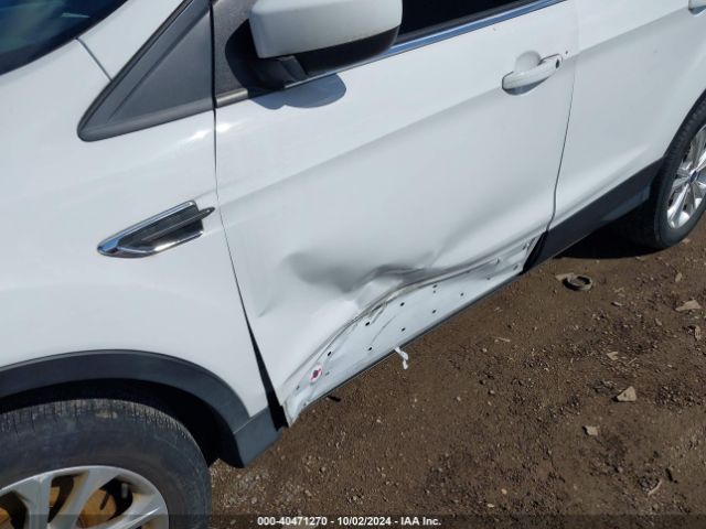 1FMCU9GDXJUB28699 Ford ESCAPE SE