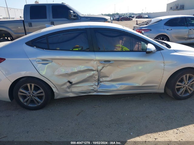Hyundai ELANTRA SE 2017 5NPD84LFXHH025200 Image 13
