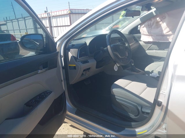 Hyundai ELANTRA SE 2017 5NPD84LFXHH025200 Image 5