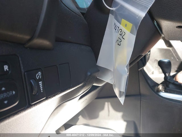 5YFBURHE3HP605715 Toyota COROLLA SE