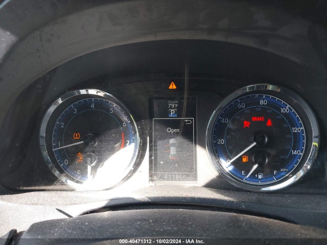 5YFBURHE3HP605715 Toyota COROLLA SE