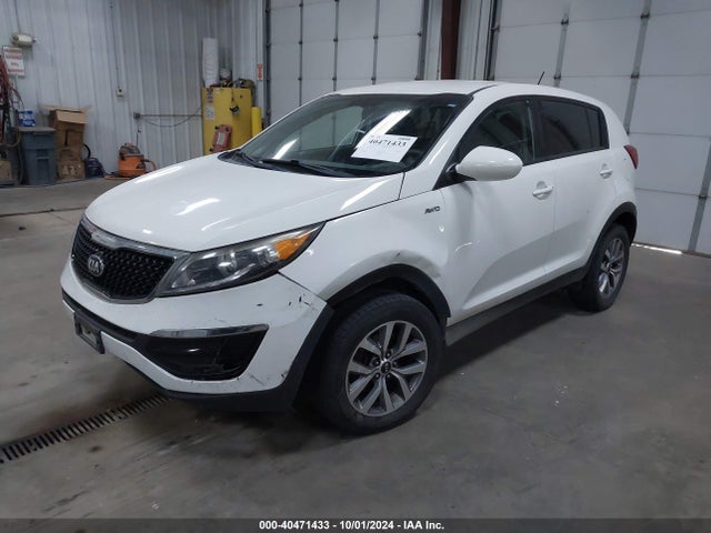 KIA Sportage Lx 2015 KNDPBCAC8F7774208 Image 2