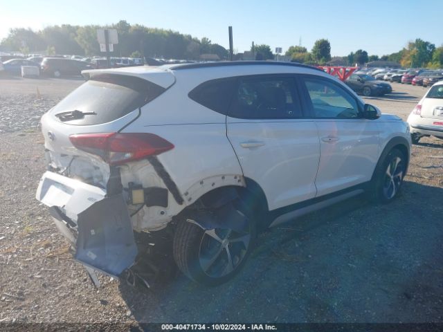 KM8J3CA20JU646321 Hyundai Tucson Value