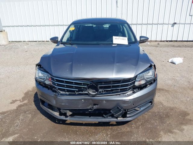 1VWAT7A3XHC013245 Volkswagen Passat 1.8t S