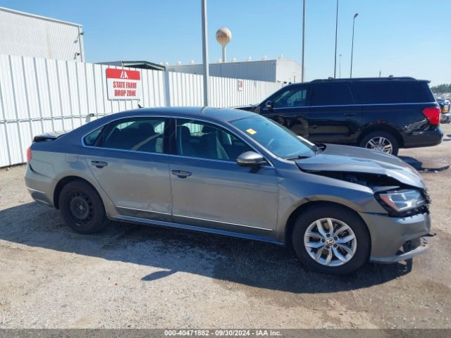 1VWAT7A3XHC013245 Volkswagen Passat 1.8t S