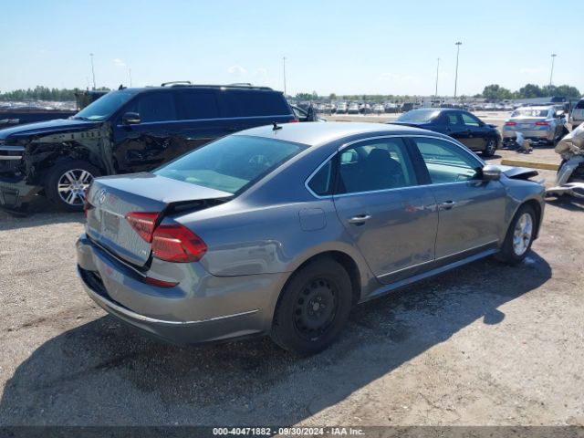 1VWAT7A3XHC013245 Volkswagen Passat 1.8t S