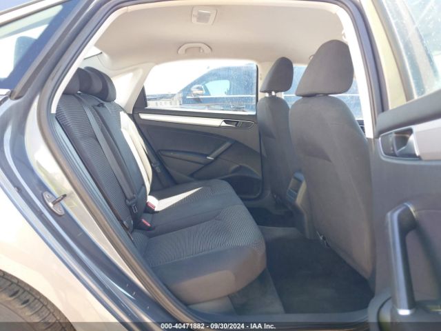 1VWAT7A3XHC013245 Volkswagen Passat 1.8t S