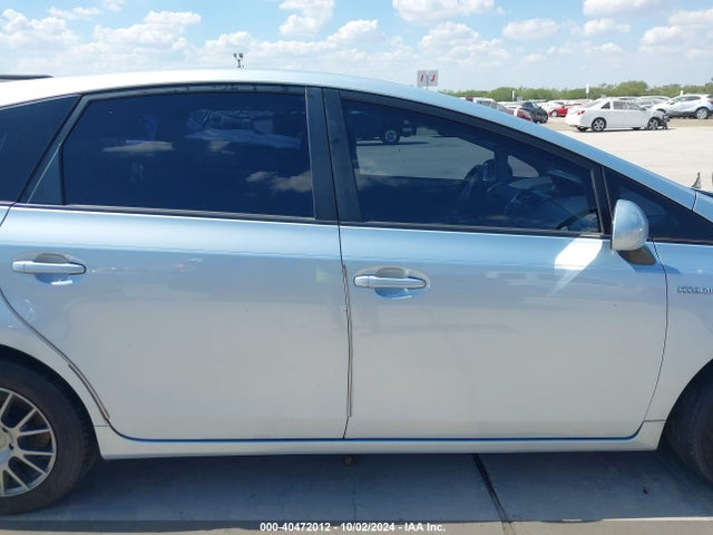 Toyota Prius V Two 2014 JTDZN3EU6EJ006487 Image 13