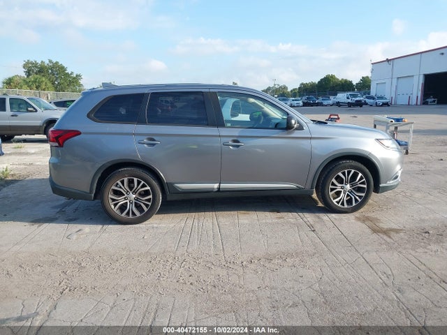 JA4AD2A37HZ023046 Mitsubishi Outlander Es