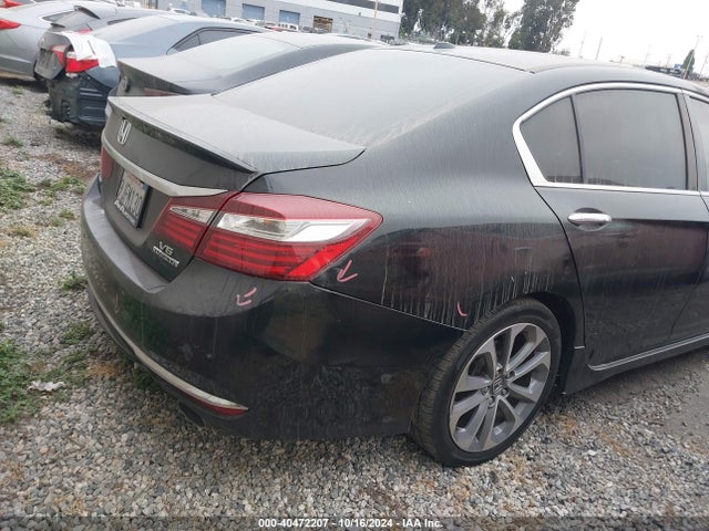 Honda Accord Touring 2016 1HGCR3F99GA016942 Image 4