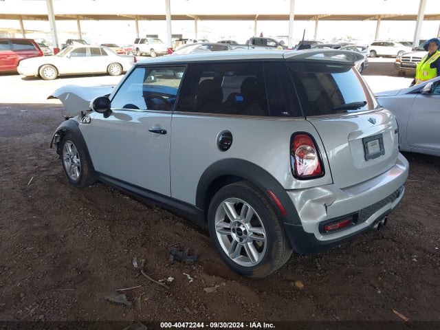 Продажа на аукционе авто 2011 Mini Cooper S, vin: WMWSV3C59BTY12009, номер лота: 40472244