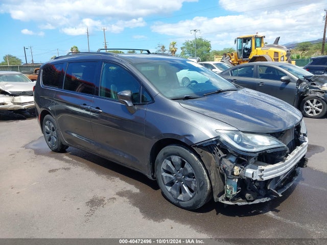 2019 Chrysler Pacifica Hybrid Touring L მანქანა იყიდება აუქციონზე, vin: 2C4RC1L77KR584743, აუქციონის ნომერი: 40472496
