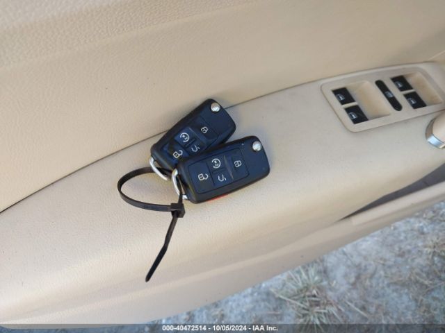 1VWBA7A31JC005776 Volkswagen Passat 2.0t Se